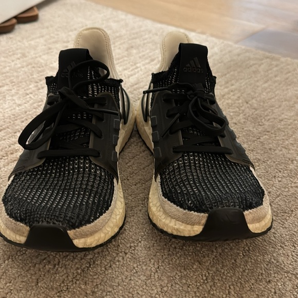 Women’s Adidas Ultra Boosts - Picture 2 of 5